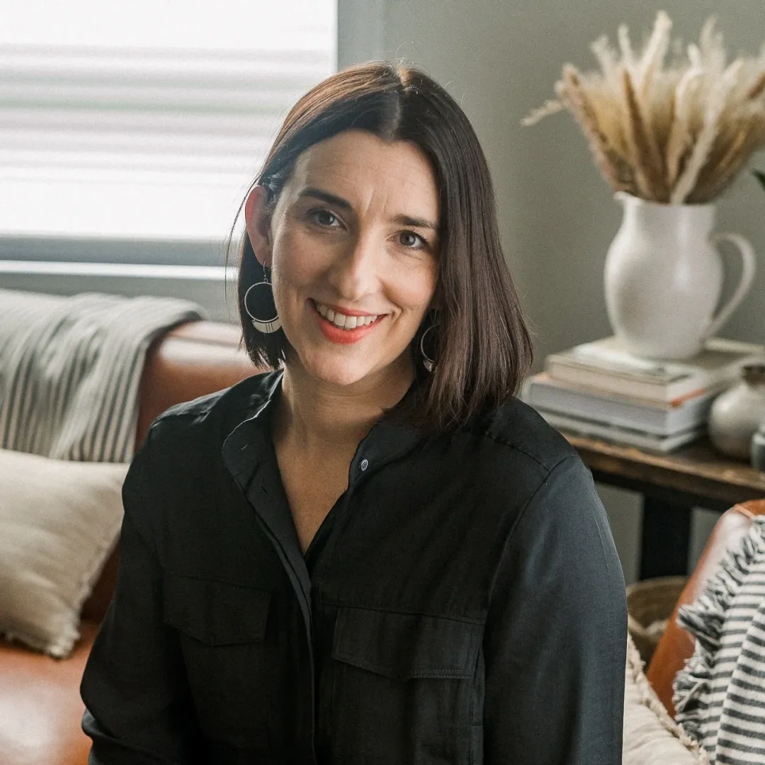 Estrangement as a Chorus: A Conversation with Jenny Bartoy